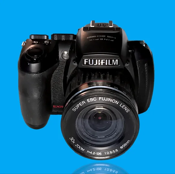 Fujifilm Finepix HS20 EXR 24-720 MM. 30X. Bridge Camera w